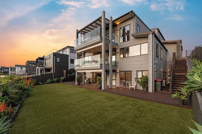 Photo of property in 13 Michael Richard Place, East Tamaki Heights, Auckland, 2016