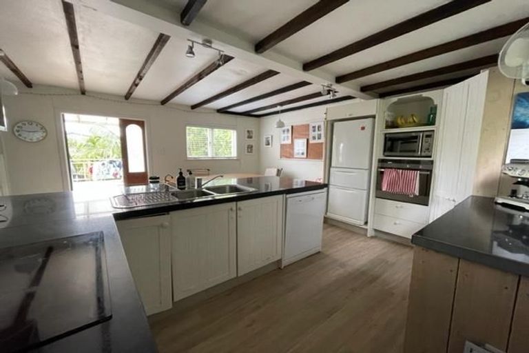 Photo of property in 38 Hythe Terrace, Mairangi Bay, Auckland, 0630