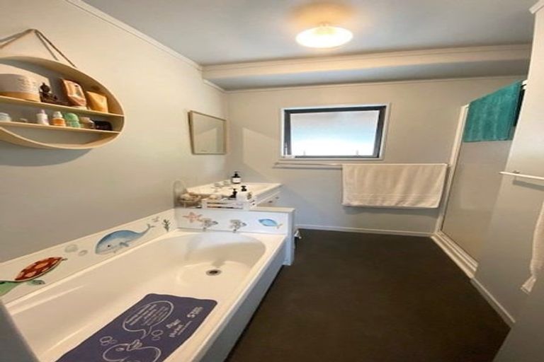 Photo of property in 4 Farrow Way, Welcome Bay, Tauranga, 3112