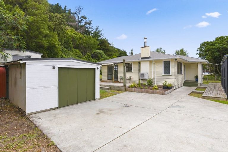 Photo of property in 52 Ruahine Street, Paraparaumu, 5032