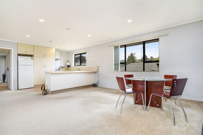 Photo of property in 2 Vista Terrace, Hillcrest, Hamilton, 3216