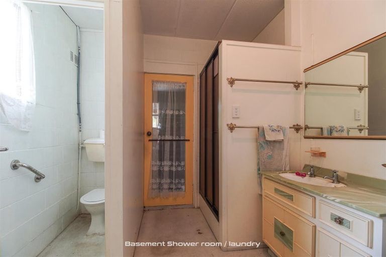 Photo of property in 130 Koutu Road, Kawaha Point, Rotorua, 3010