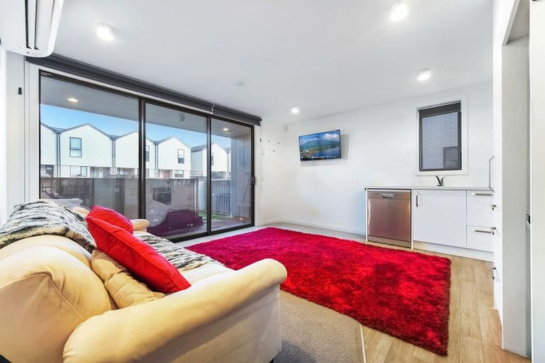 Photo of property in 1/4 Ara Kataraina, Mangere, Auckland, 2022
