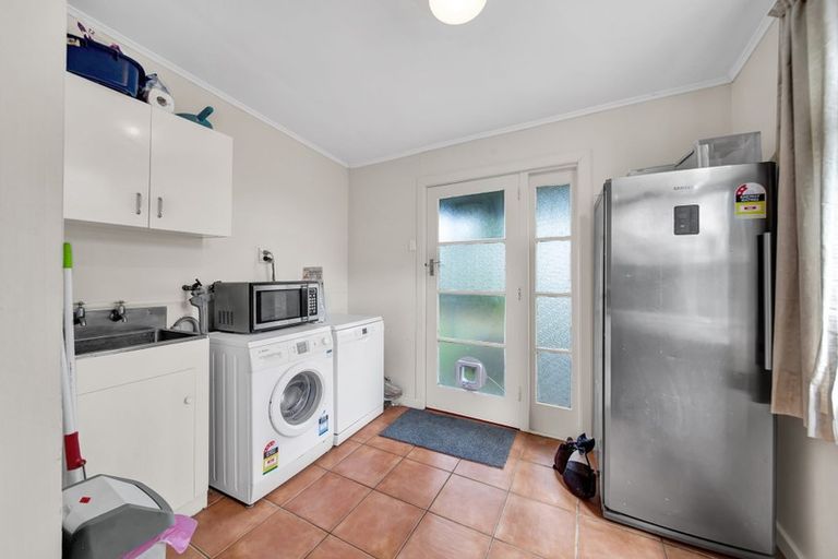 Photo of property in 1 Disraeli Street, Hawera, 4610
