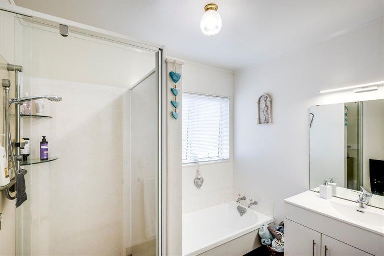 Photo of property in 2/2 Anzac Avenue, Onekawa, Napier, 4110