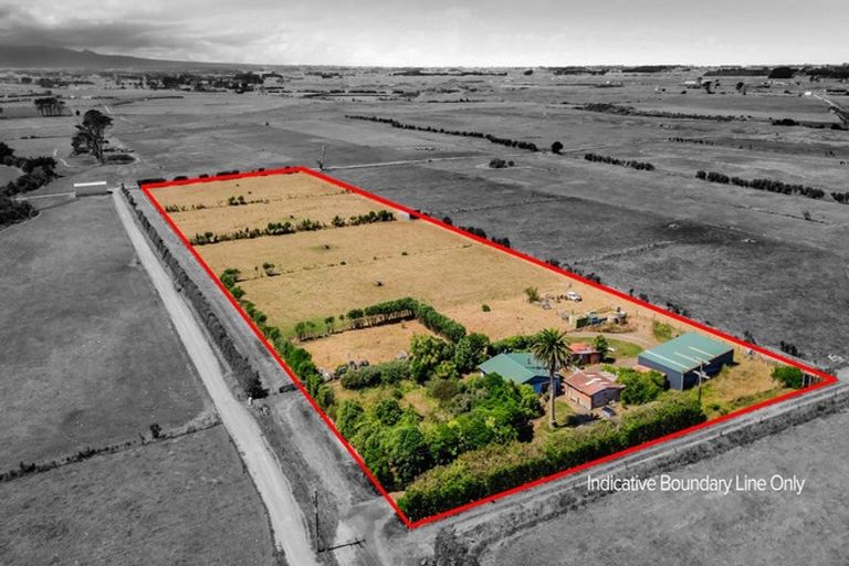 Photo of property in 40 Young Road, Opunake, 4682