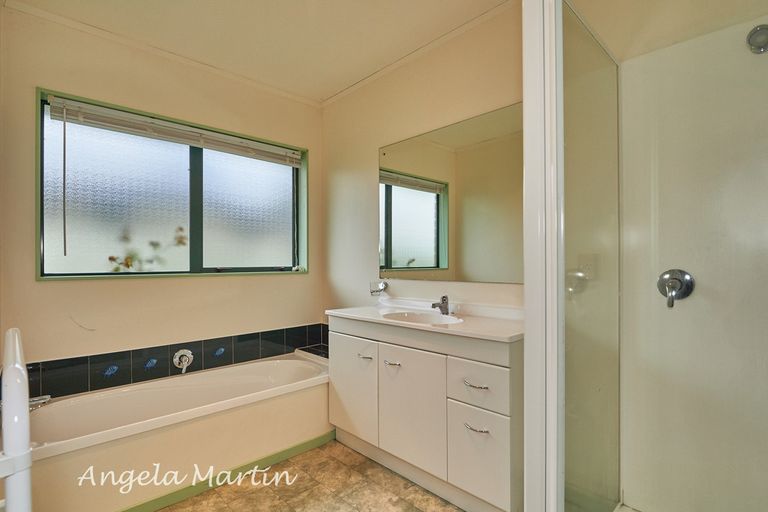 Photo of property in 157 Ruapehu Drive, Fitzherbert, Palmerston North, 4410