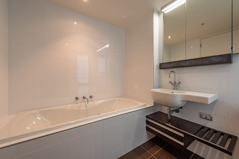 Photo of property in Mariner, 1a/140 Oriental Parade, Oriental Bay, Wellington, 6011