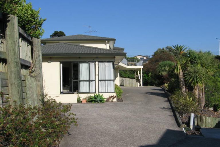 Photo of property in 14 St Clair Place, Browns Bay, Auckland, 0630
