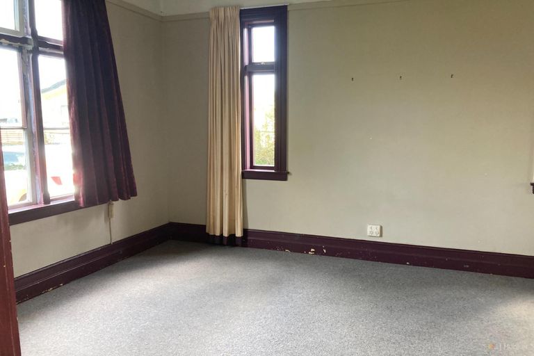 Photo of property in 52 Timaru Road, Waimate, 7924