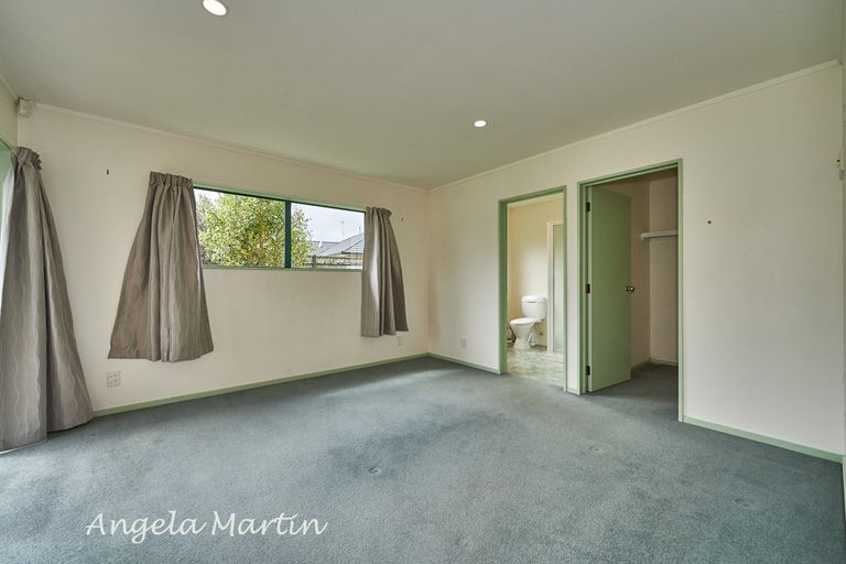Photo of property in 157 Ruapehu Drive, Fitzherbert, Palmerston North, 4410