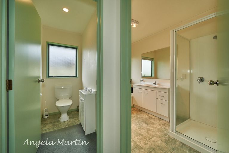 Photo of property in 157 Ruapehu Drive, Fitzherbert, Palmerston North, 4410