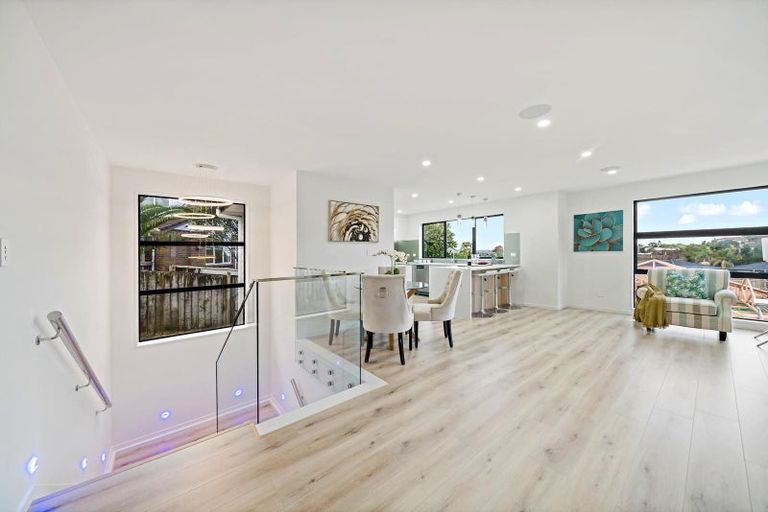 Photo of property in 11 Tawapou Close, Massey, Auckland, 0614