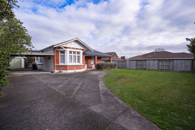 Photo of property in 92 Roy Street, Palmerston North, 4410