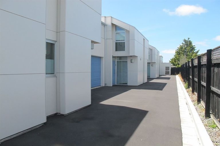 Photo of property in 496b Barbadoes Street, Edgeware, Christchurch, 8013