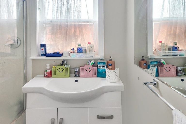 Photo of property in 5 Willow Grove, Wainuiomata, Lower Hutt, 5014