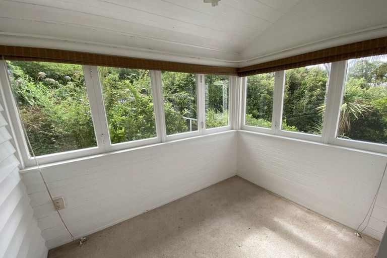 Photo of property in 27 Mariri Road, Kelburn, Wellington, 6012