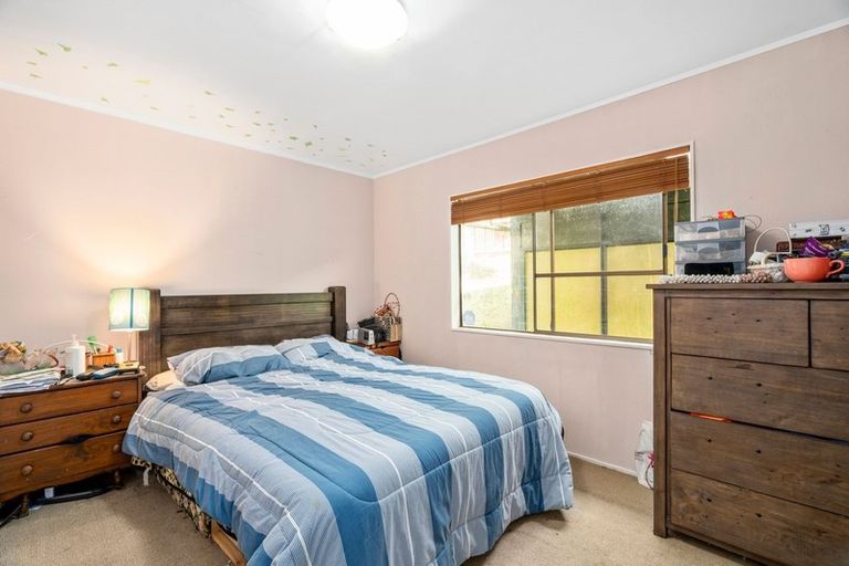 Photo of property in 12 Noeleen Street, Glenfield, Auckland, 0629