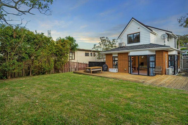 Photo of property in 2/97 Matipo Road, Mairangi Bay, Auckland, 0630