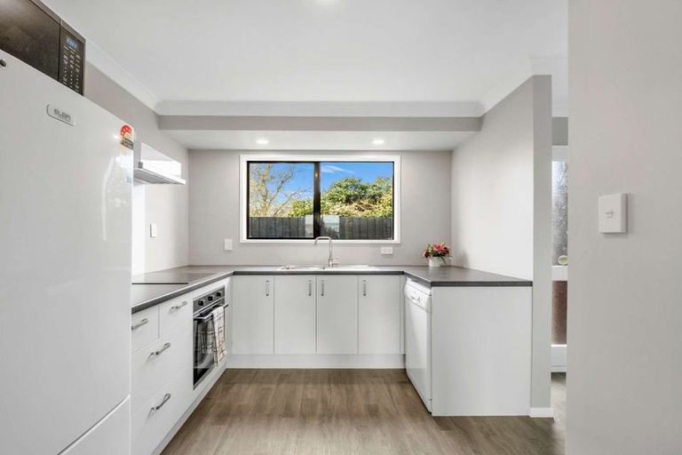 Photo of property in 12 Mchaffies Place, Wainoni, Christchurch, 8061