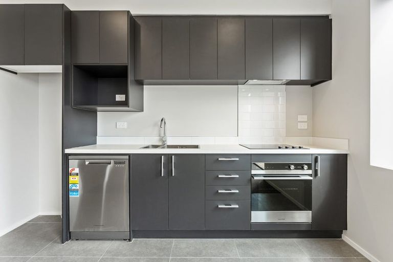 Photo of property in 5/17 Uku Lane, Hobsonville, Auckland, 0616