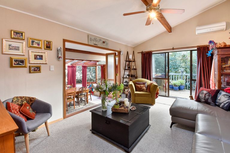 Photo of property in 32 Lorelei Place, Opaheke, Papakura, 2113