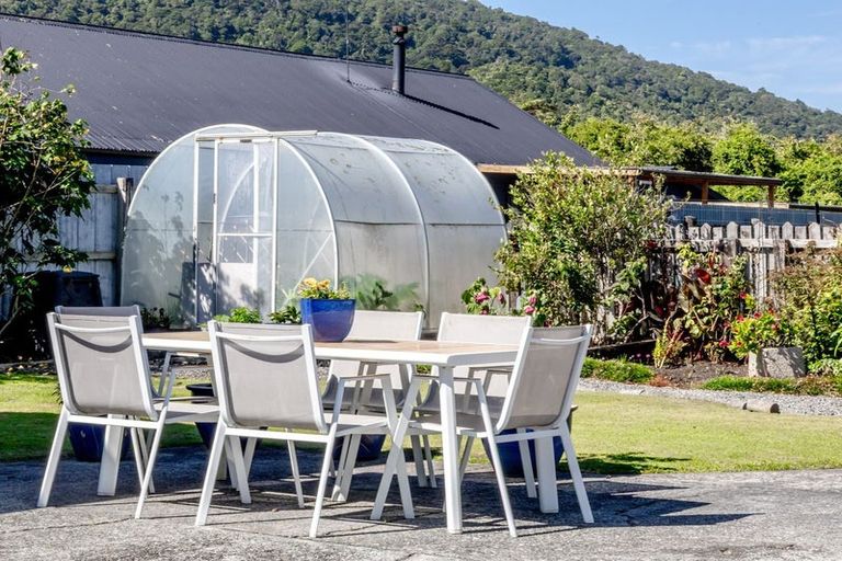 Photo of property in 37 Firth Street, Cobden, Greymouth, 7802