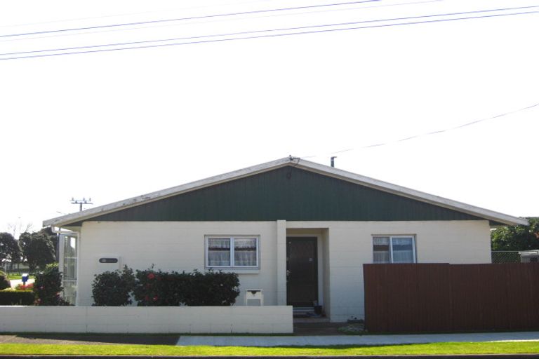 Photo of property in 72 Wallace Place, Westown, New Plymouth, 4310