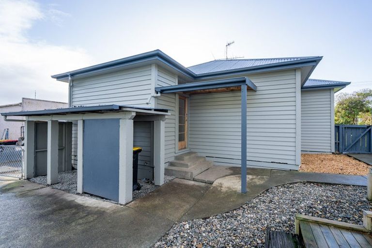 Photo of property in 15 Mary Street, Winton, 9720