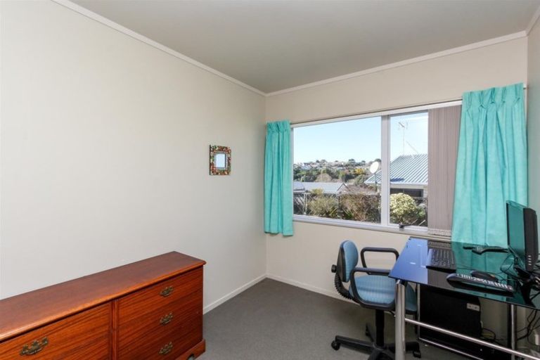 Photo of property in 6 Fantome Place, Whalers Gate, New Plymouth, 4310