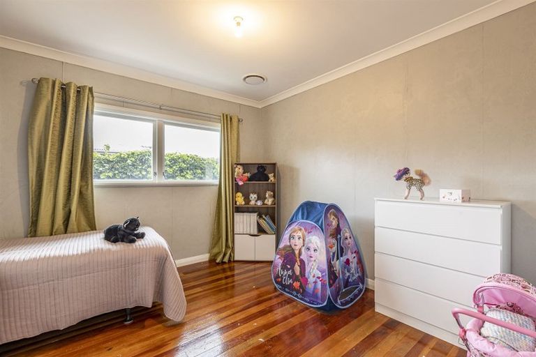 Photo of property in 16 Buick Crescent, Awapuni, Palmerston North, 4412
