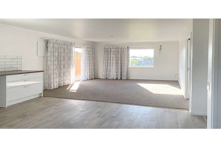 Photo of property in 27 Hinemoa Street, Levin, 5510