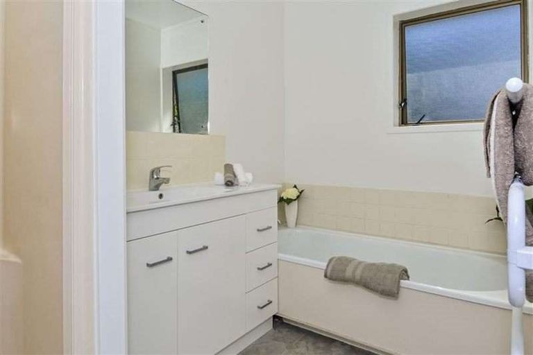 Photo of property in 1/78 Oaktree Avenue, Browns Bay, Auckland, 0630