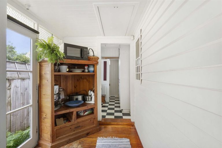 Photo of property in 117 Forest Lake Road, Forest Lake, Hamilton, 3200