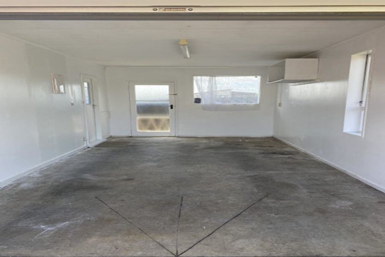 Photo of property in 1/97 Golf Road, New Lynn, Auckland, 0600