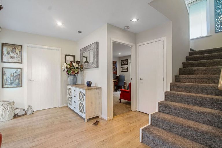 Photo of property in 7a Torkar Road, Clarks Beach, 2122