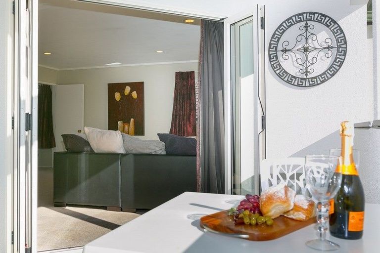 Photo of property in 29 Karaka Street, Merrilands, New Plymouth, 4312