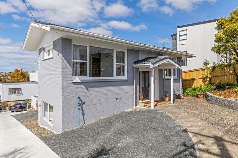 Photo of property in 38 Arran Road, Browns Bay, Auckland, 0630