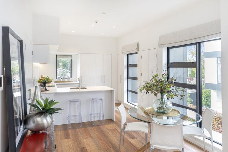 Photo of property in 2/30 Peterborough Street, Christchurch Central, Christchurch, 8013