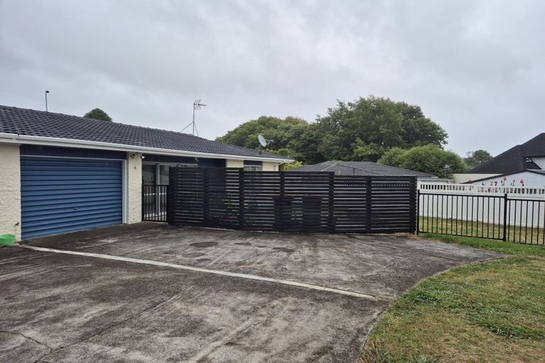 Photo of property in 2/6 Hemsway Place, Sunnyhills, Auckland, 2010