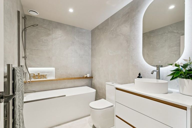 Photo of property in 365b Karori Road, Karori, Wellington, 6012