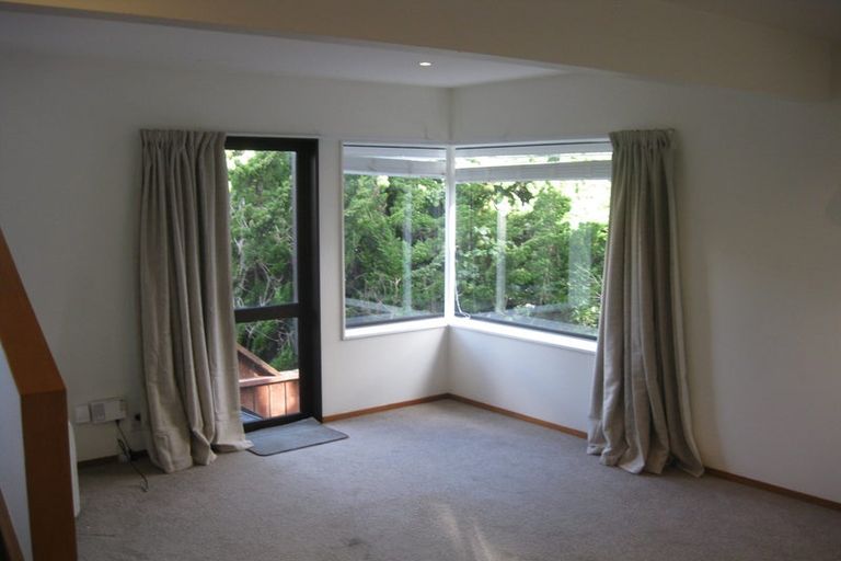 Photo of property in 2/27 Macdonald Crescent, Te Aro, Wellington, 6011