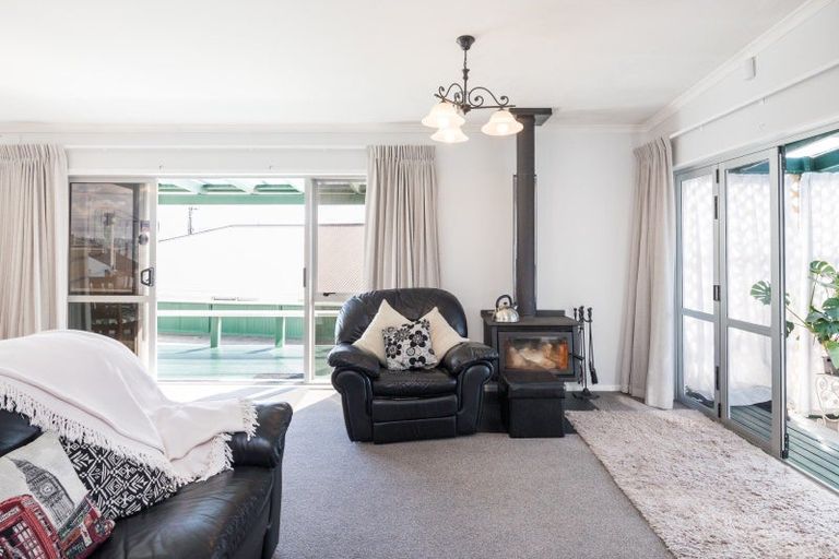 Photo of property in 43 Shortt Street, Foxton Beach, Foxton, 4815