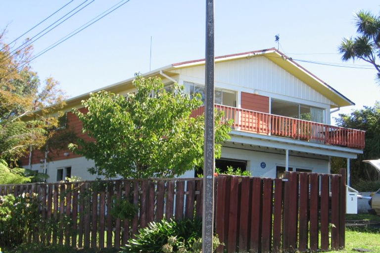 Photo of property in 1 Phillipa Place, Browns Bay, Auckland, 0630