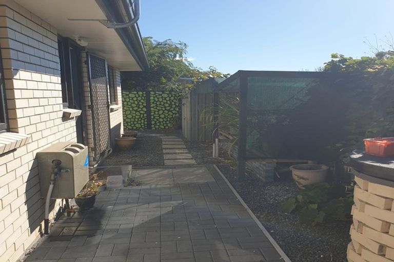 Photo of property in 23a Sandspit Road, Waiuku, 2123
