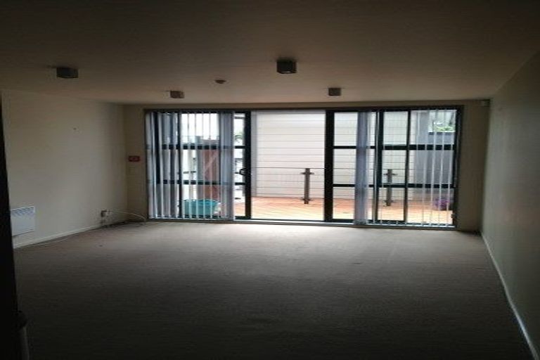 Photo of property in 50c Hawker Street, Mount Victoria, Wellington, 6011