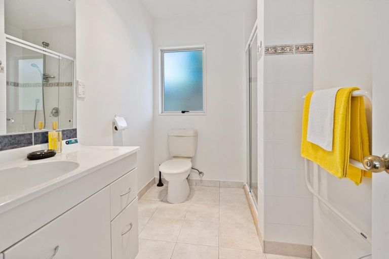 Photo of property in 31 Makora Road, Massey, Auckland, 0614