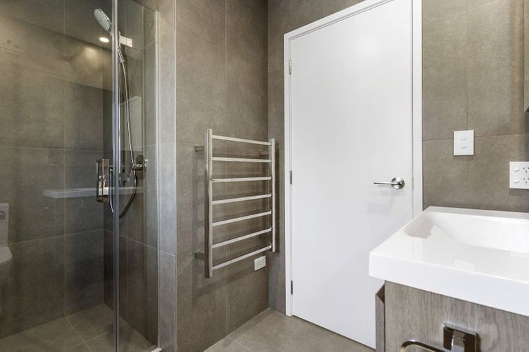 Photo of property in 2 Stokes Avenue, Te Atatu Peninsula, Auckland, 0610