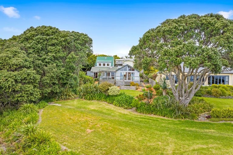 Photo of property in 38 Pacific Parade, Army Bay, Whangaparaoa, 0930