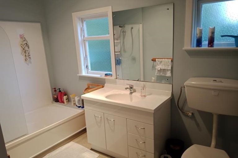 Photo of property in 12 Clapham Grove, Stokes Valley, Lower Hutt, 5019